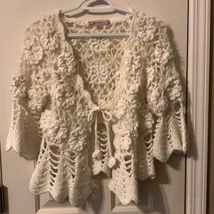 Young Essence Rare White Sparkly Crochet Boho 3/4 Sleeve sweater size small